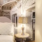 Aurora Boutique & Private - Etruria Collection