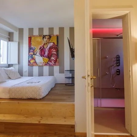 Aurora Boutique & Private
