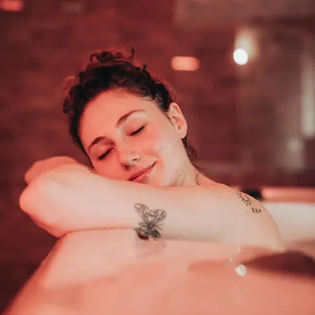 Aurora Boutique & Private