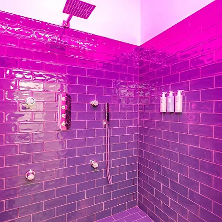 Aurora Boutique & Private