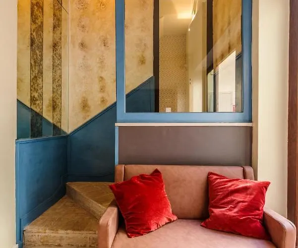 Aurora Boutique & Private - Etruria Collection