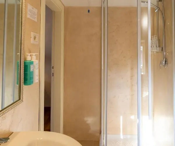 Aurora Boutique & Private - Etruria Collection