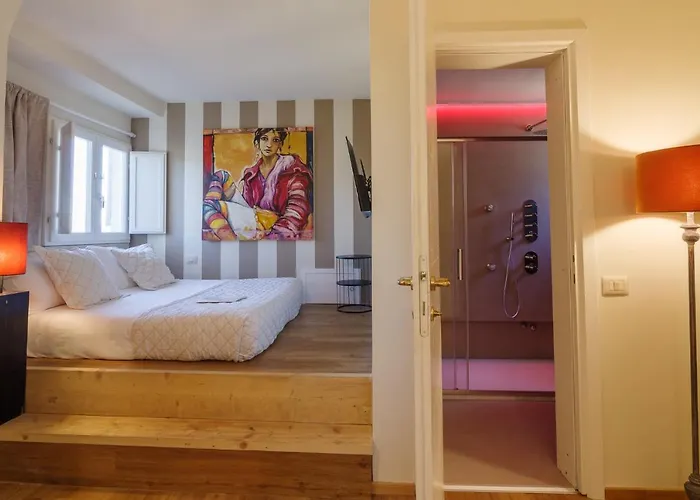 Aurora Boutique & Private - Etruria Collection