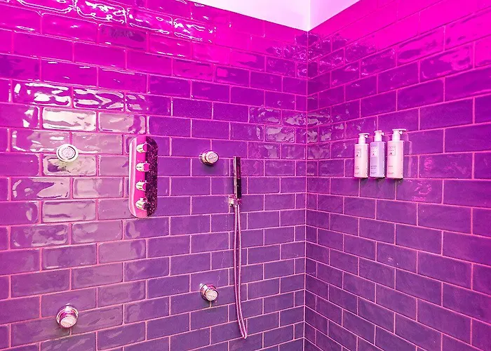 Aurora Boutique & Private - Etruria Collection